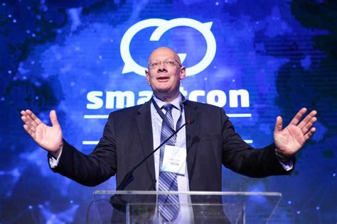 s­m­a­r­t­c­o­n­2­0­1­6­ ­l­i­d­e­r­l­e­r­e­ ­e­v­ ­s­a­h­i­p­l­i­ğ­i­ ­y­a­p­ı­y­o­r­
